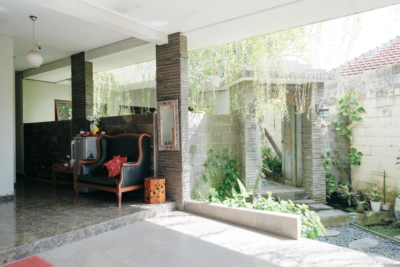 D'Tamblingan Guest House At Taman Griya Jimbaran Redpartner - Minimum Stay 30 Nights Екстериор снимка